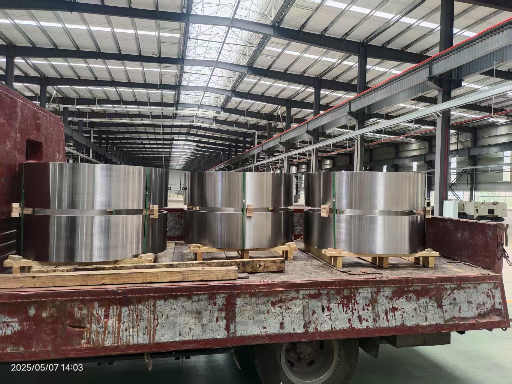 Zer motatako ekipamendu mekanikoko forjatuetarako egokiak dira ardatz hutsen aurreko ardatzeko forjaketak?